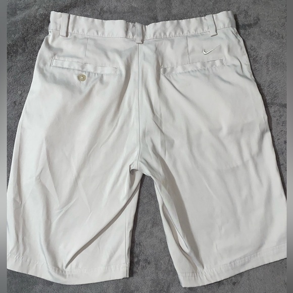 Nike Golf Shorts - Picture 2 of 6